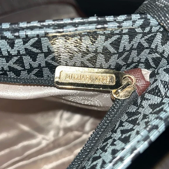 Michael Kors MK Monogram Crossbody Bag Brown Trim Medium Everyday Purse 10.25” - Picture 9 of 15